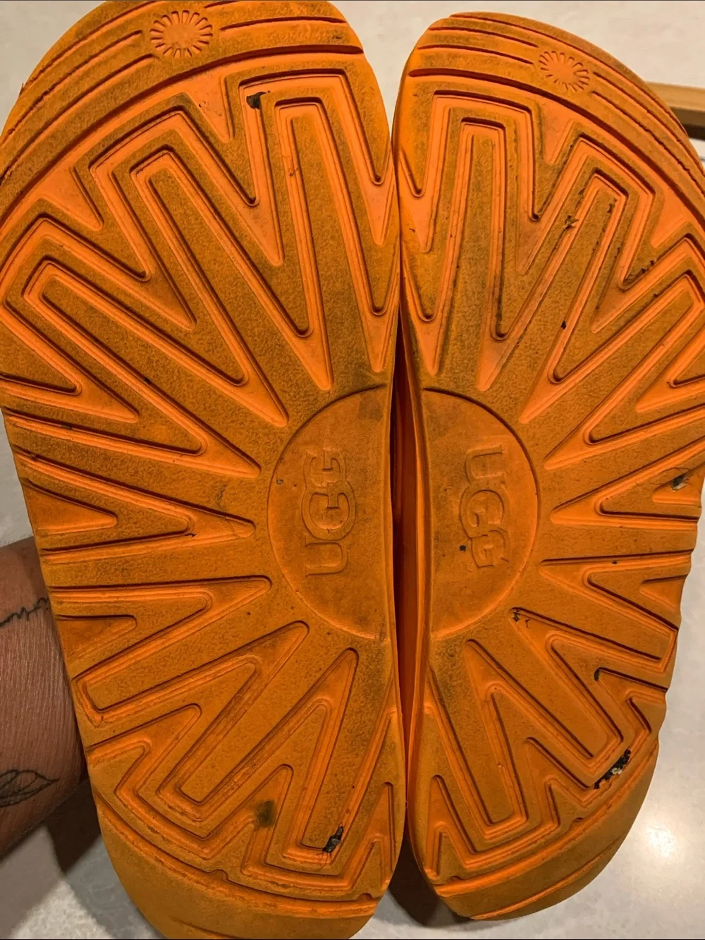 UGG bold logo